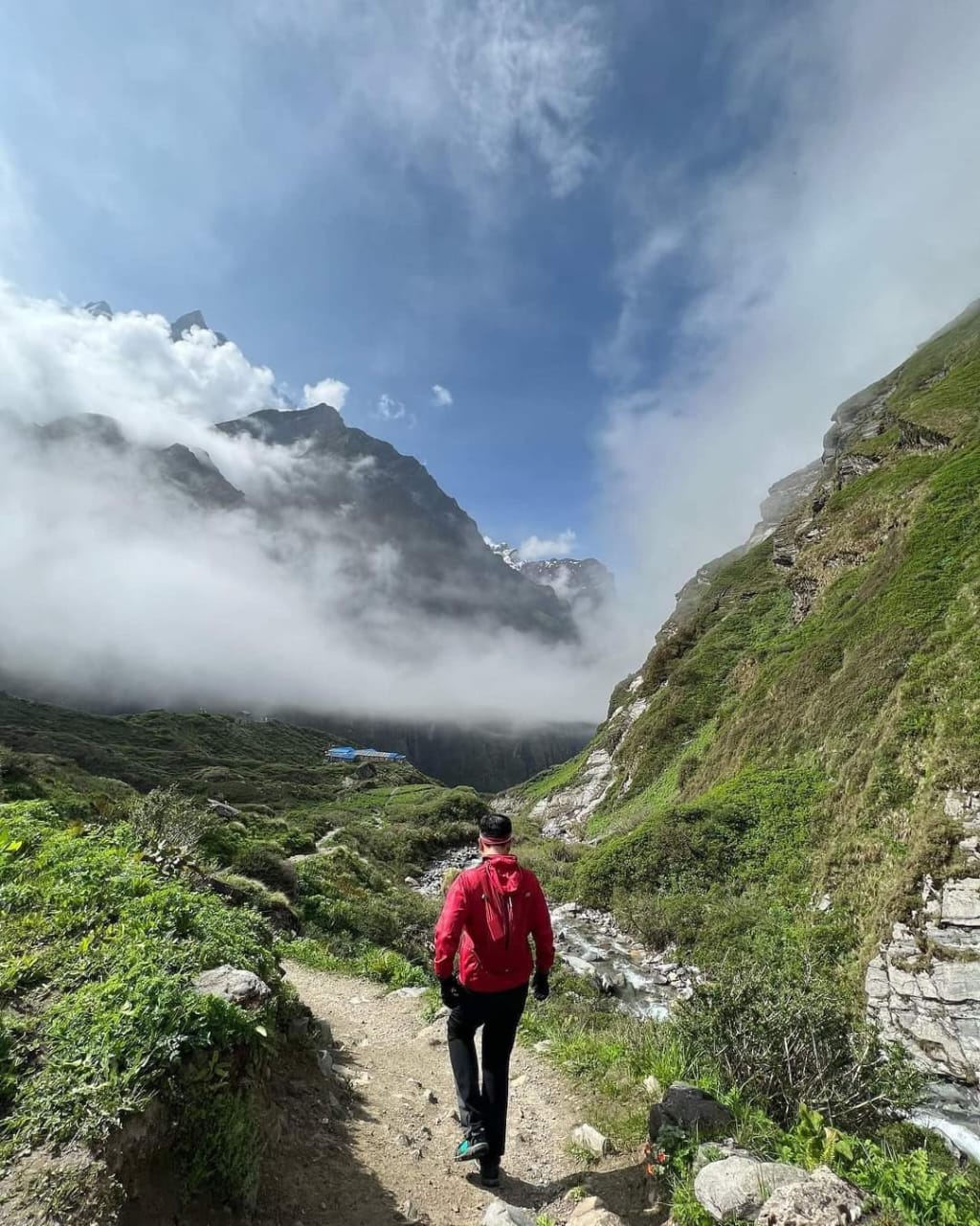 HIKING MOUNT RINJANI-INDONESIA