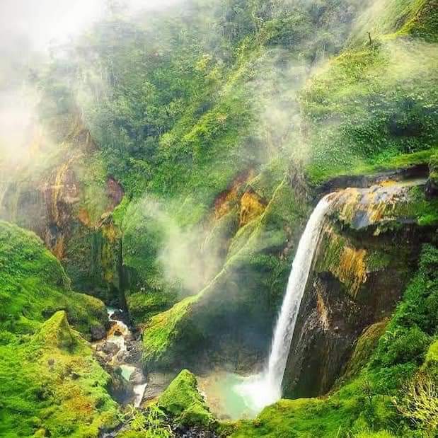 HIKING MOUNT RINJANI-INDONESIA