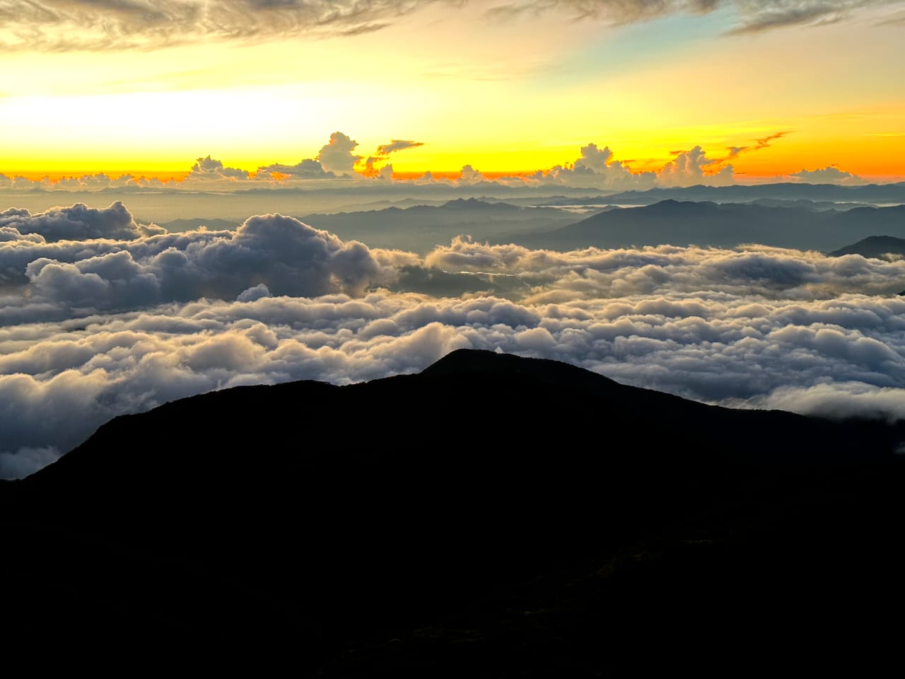 HIKING MT PULAG (INCLUDE FLIGHT)