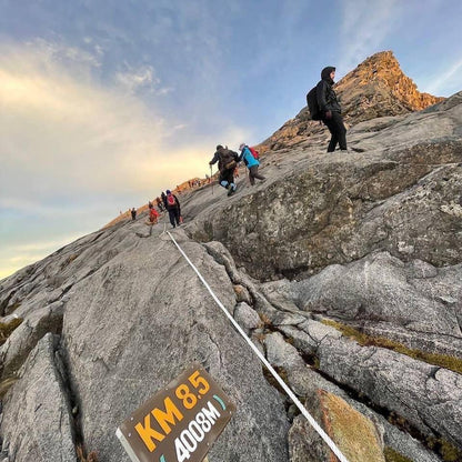 CLIMBING KINABALU 2024 (SSL-KINABALU PARK)-(PREMIUM PACKAGE)
