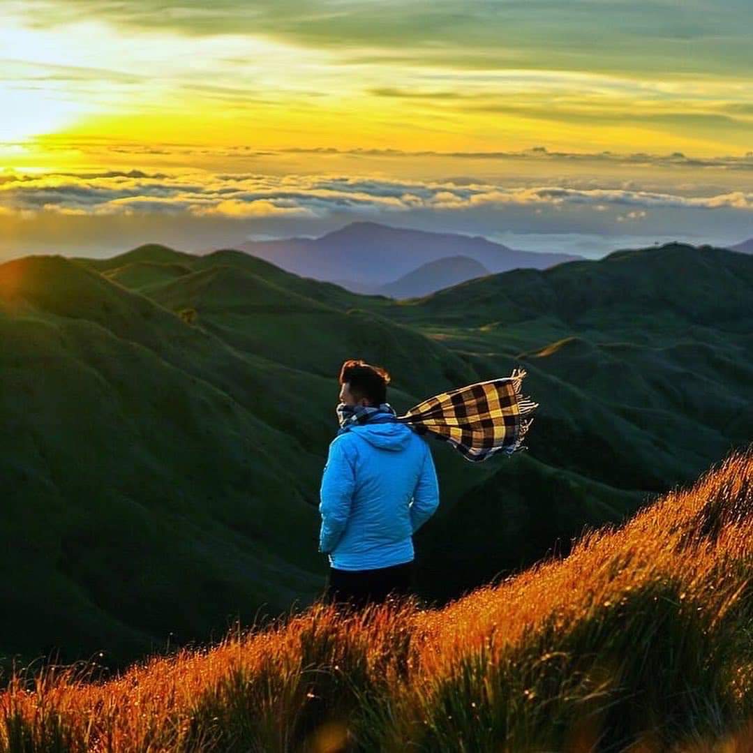 HIKING MT PULAG (INCLUDE FLIGHT)