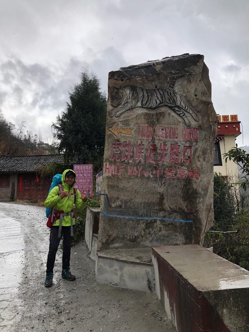 TIGER LEAPING GORGE & JADE DRAGON SNOW MOUNTAIN, YUNNAN, CHINA
